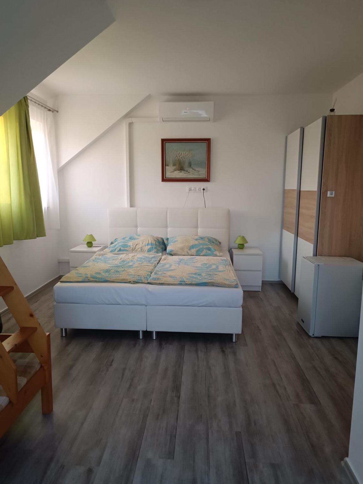 Katalin Vendeghaz Hotel Gyenesdiás Kültér fotó