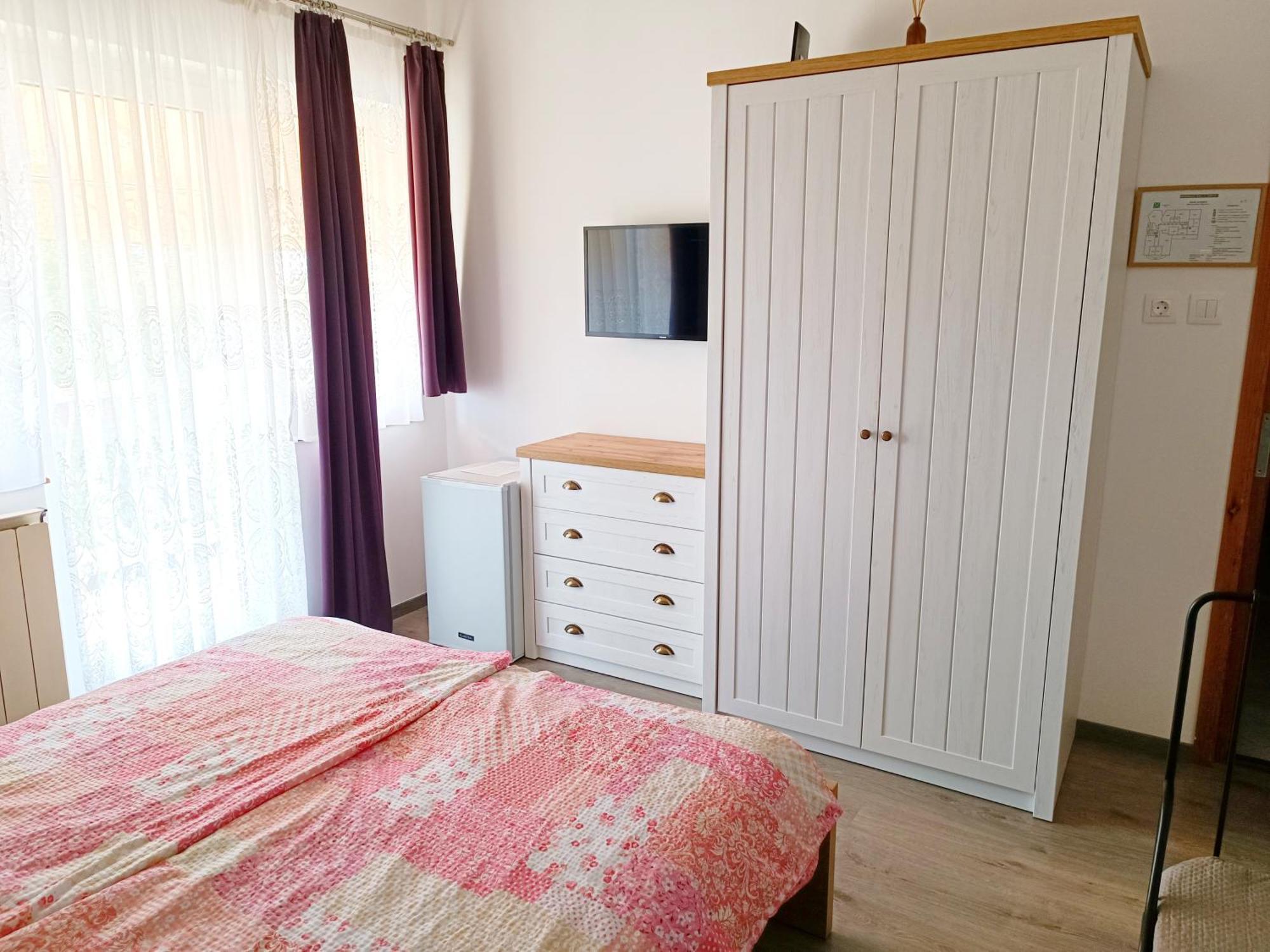 Katalin Vendeghaz Hotel Gyenesdiás Kültér fotó