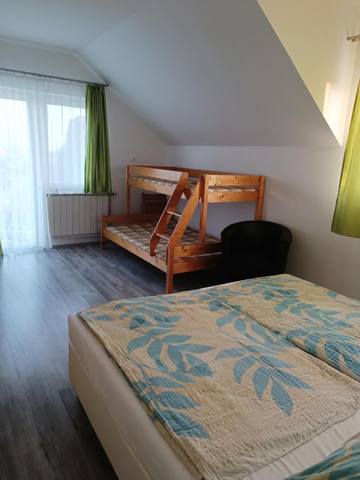 Katalin Vendeghaz Hotel Gyenesdiás Kültér fotó