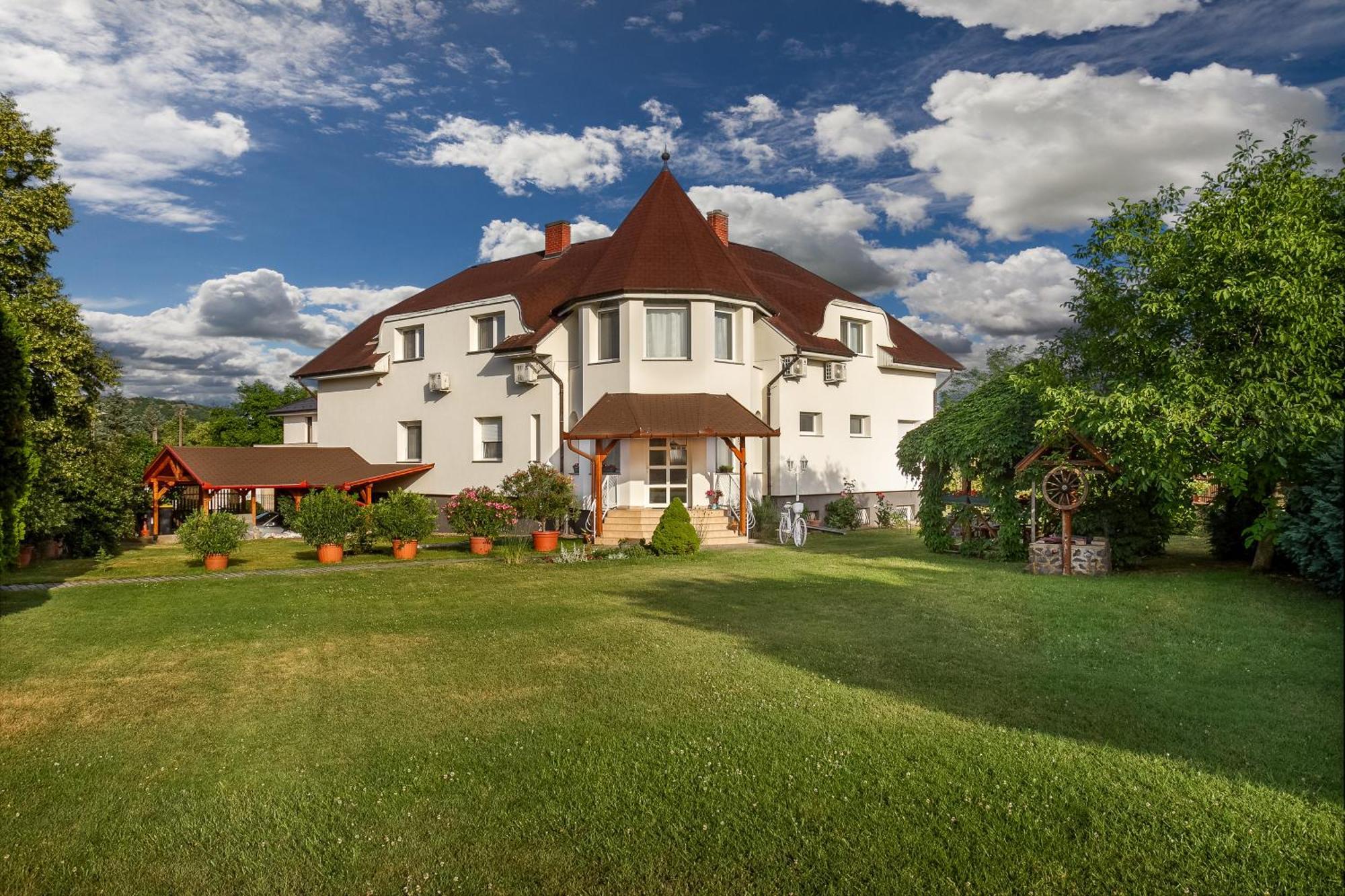 Katalin Vendeghaz Hotel Gyenesdiás Kültér fotó